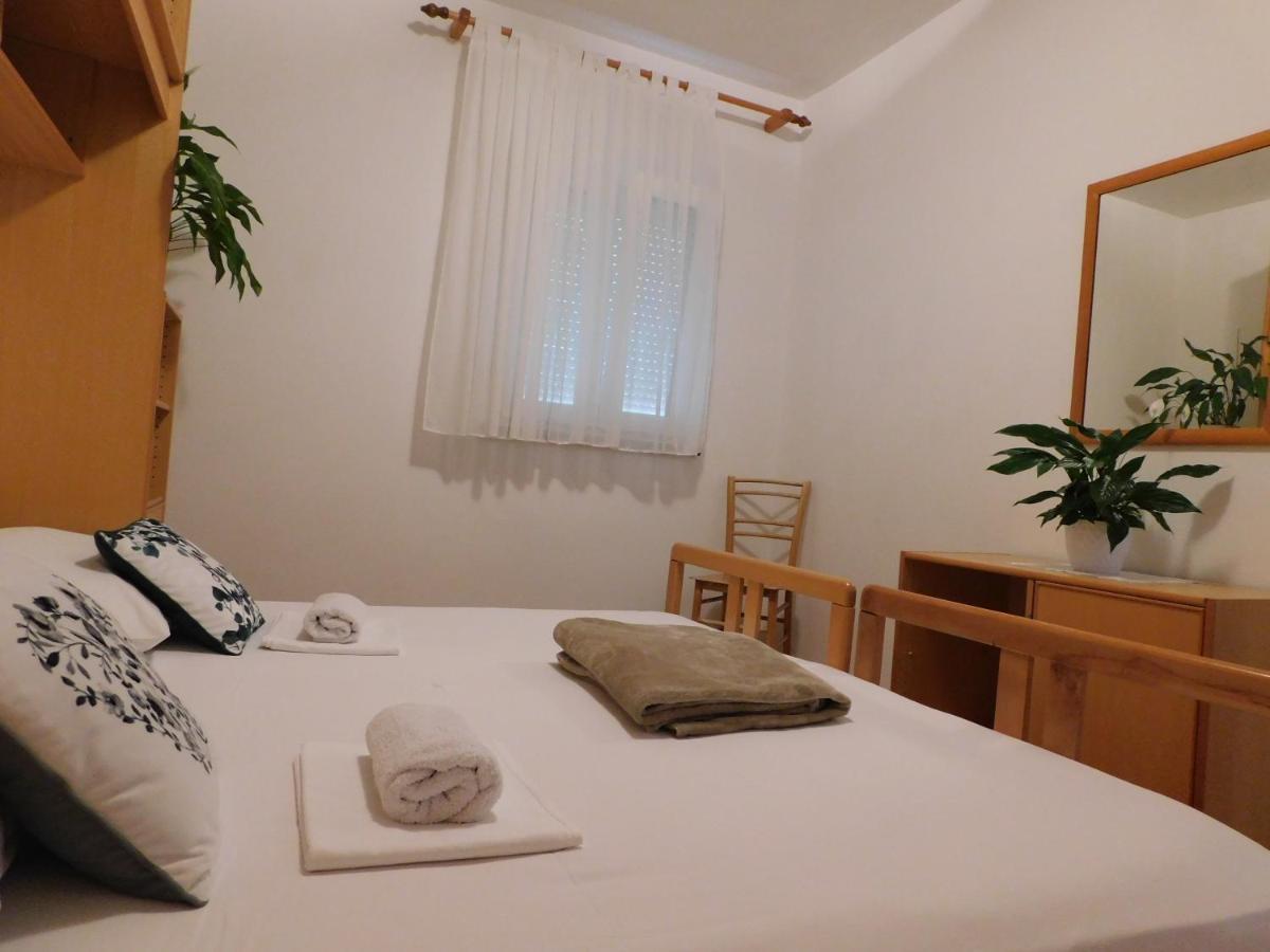 Apartmani Salus Pag Town Eksteriør billede