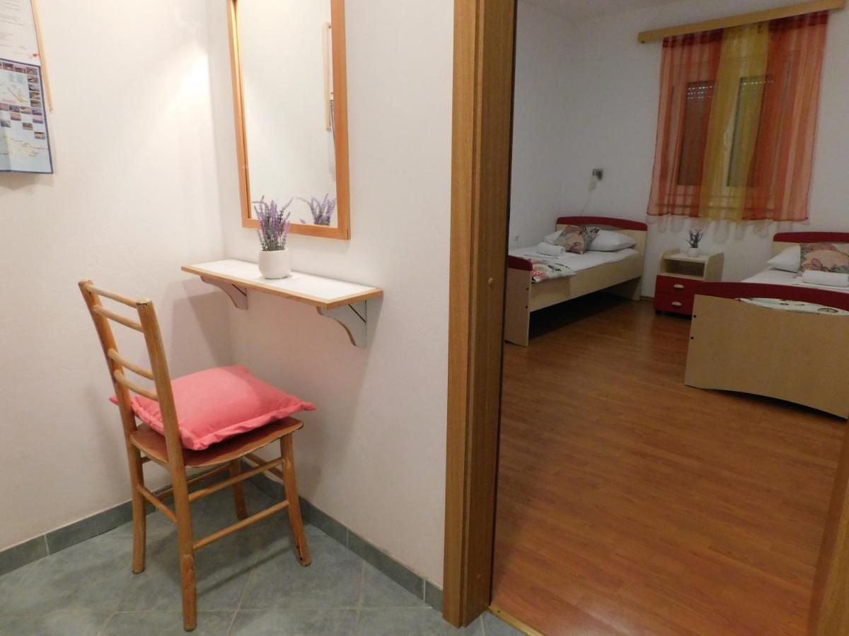 Apartmani Salus Pag Town Eksteriør billede