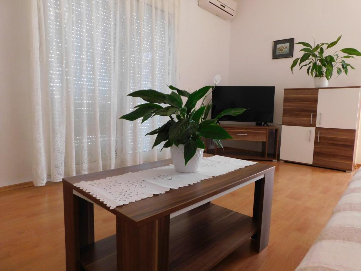 Apartmani Salus Pag Town Eksteriør billede