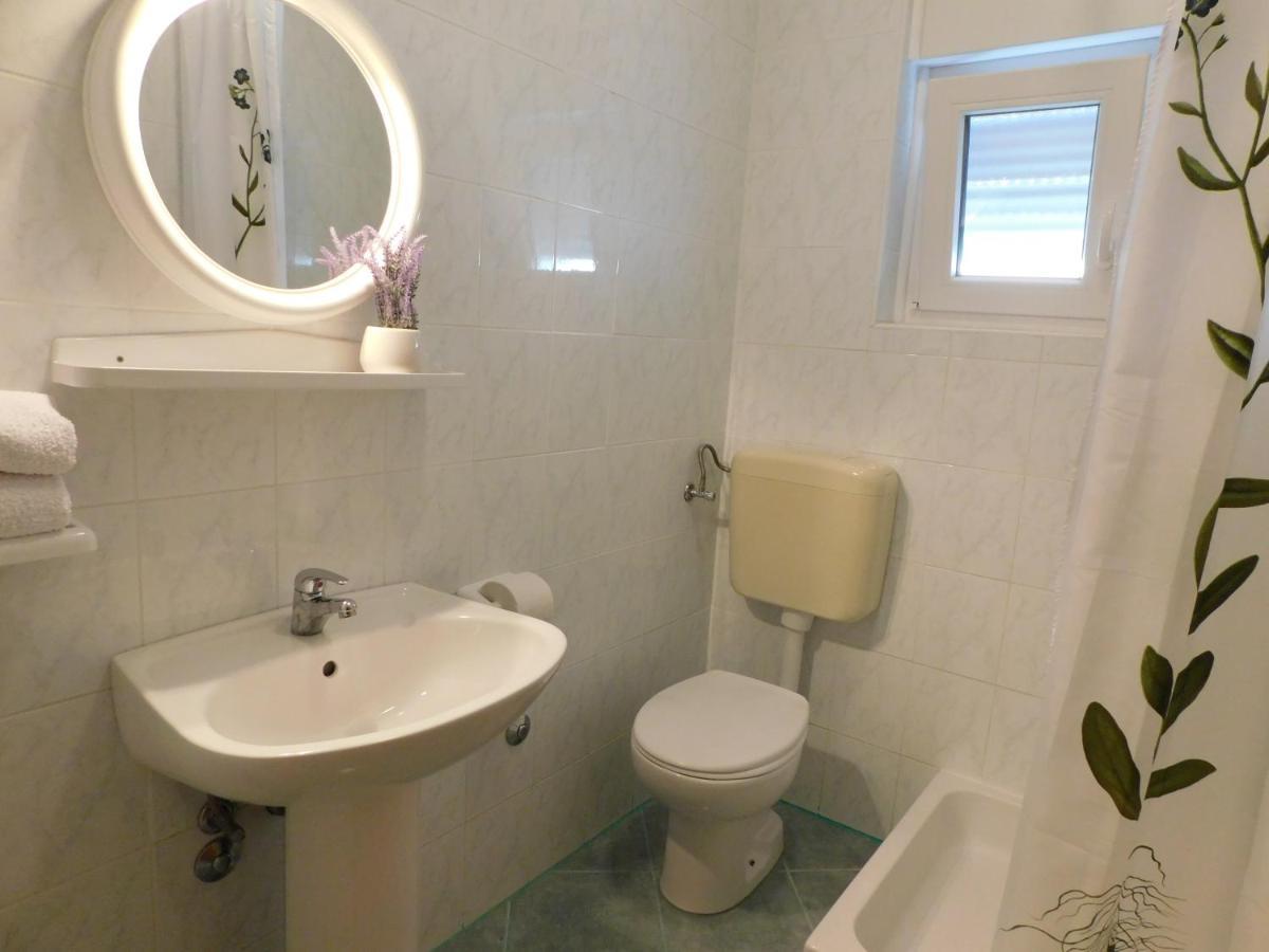 Apartmani Salus Pag Town Eksteriør billede
