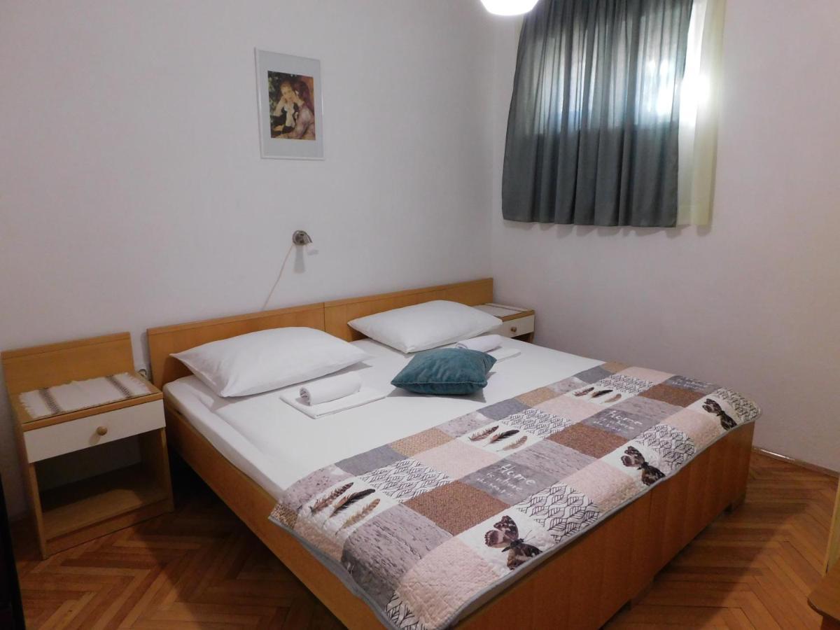 Apartmani Salus Pag Town Eksteriør billede